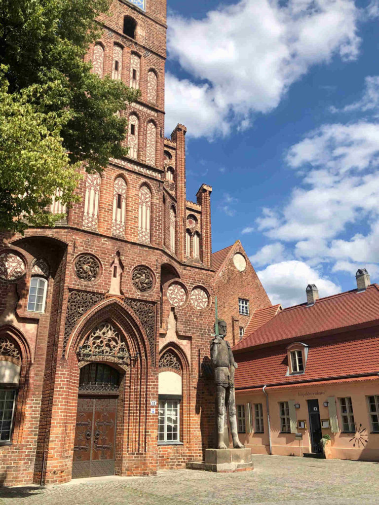Makler Brandenburg an der Havel: Altstädtisches Rathaus mit Roland