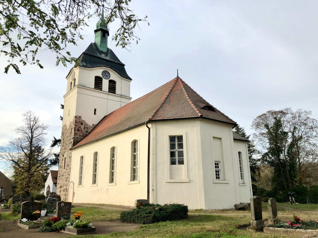 Makler Jeserig - Dorfkirche