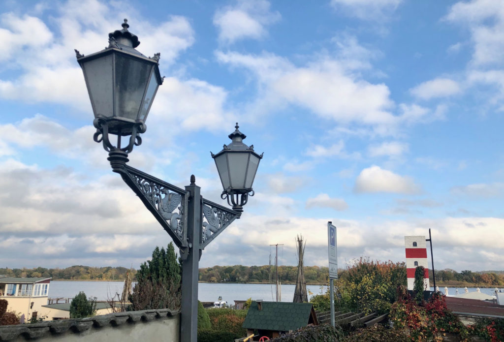 Makler Werder - Uferpromenade auf der Insel