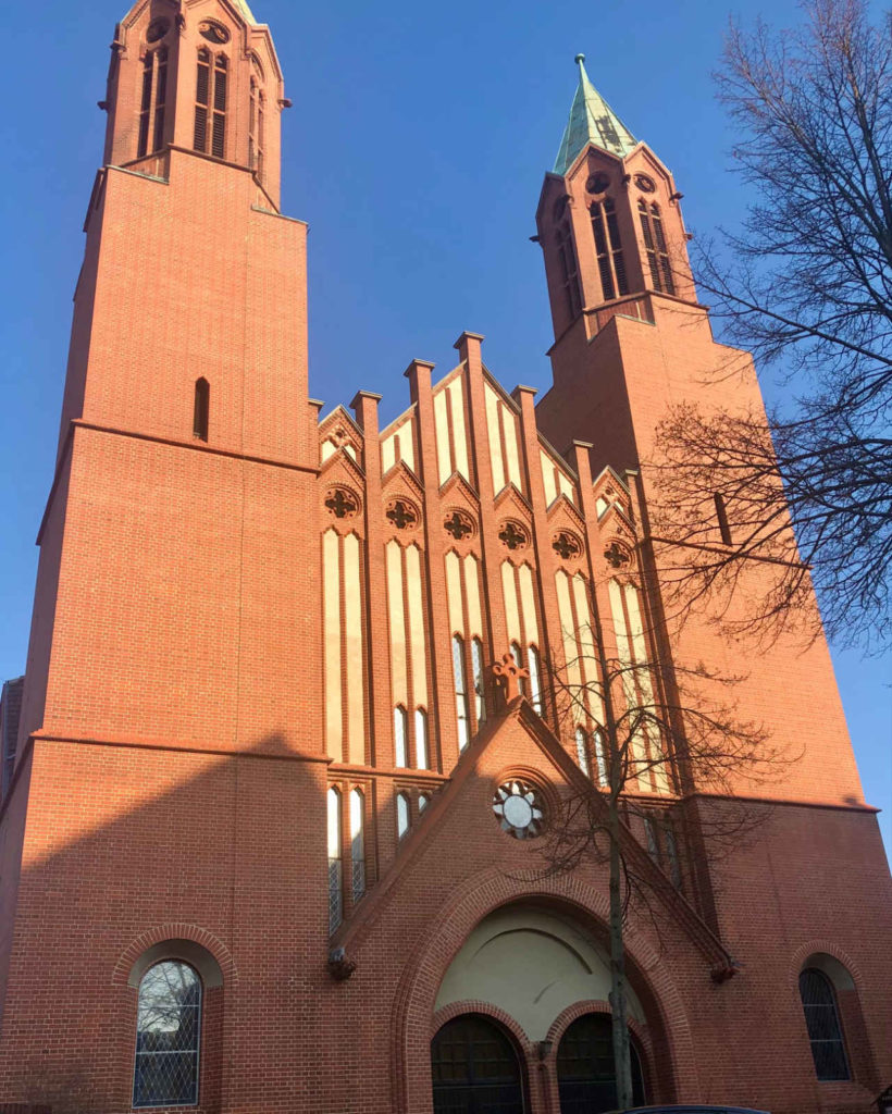 Makler Luckenwalde - katholische St-Joseph-Kirche in der Lindenallee
