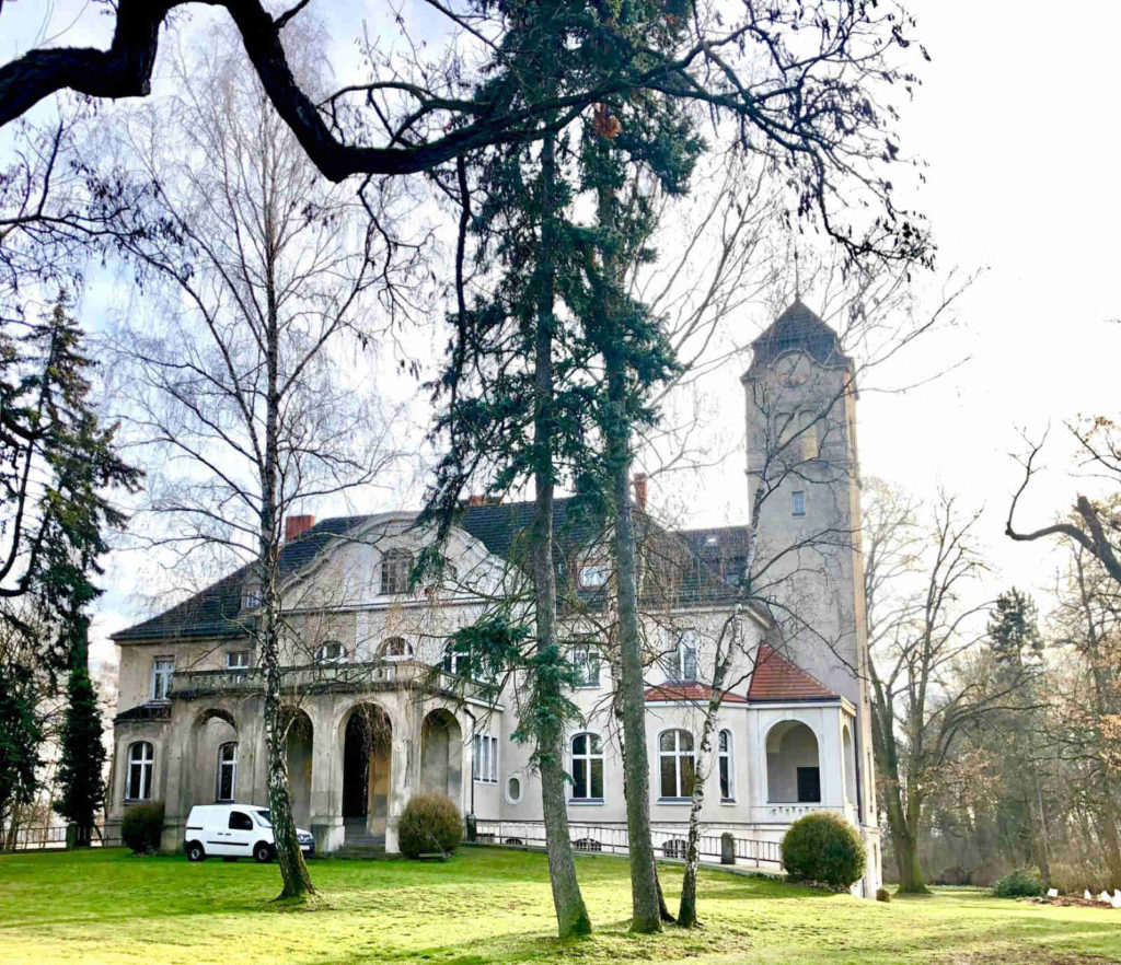 Makler Wansdorf: Neues Schloss