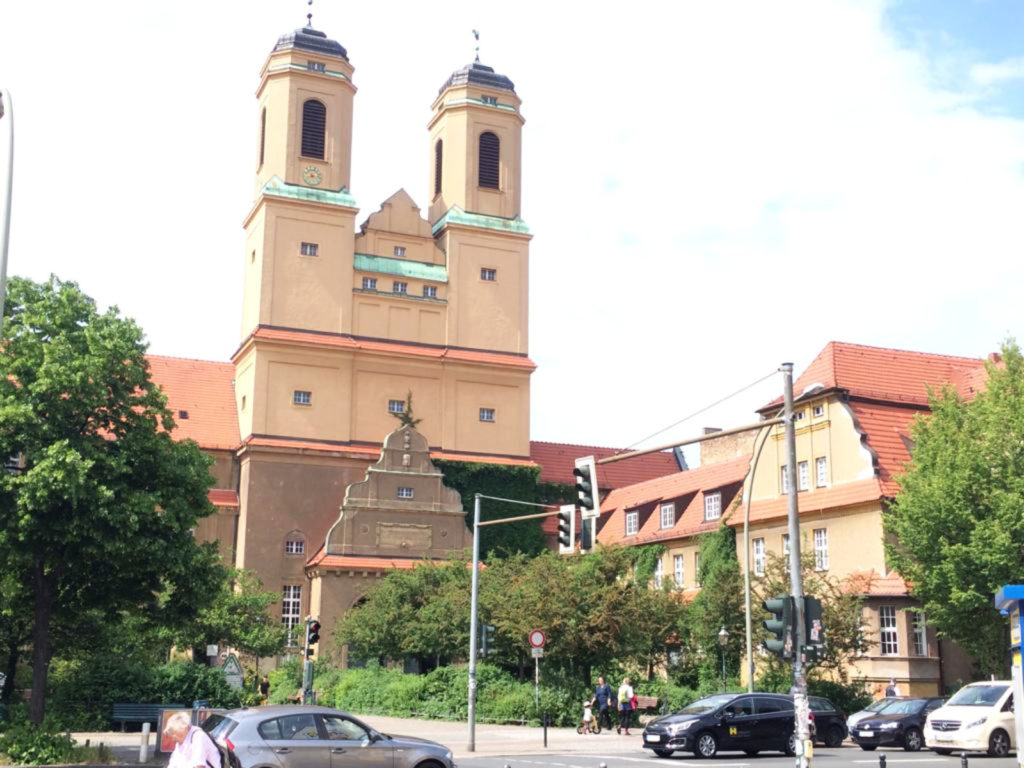 Makler Späthsfelde: Kirche der Gesamtschule
