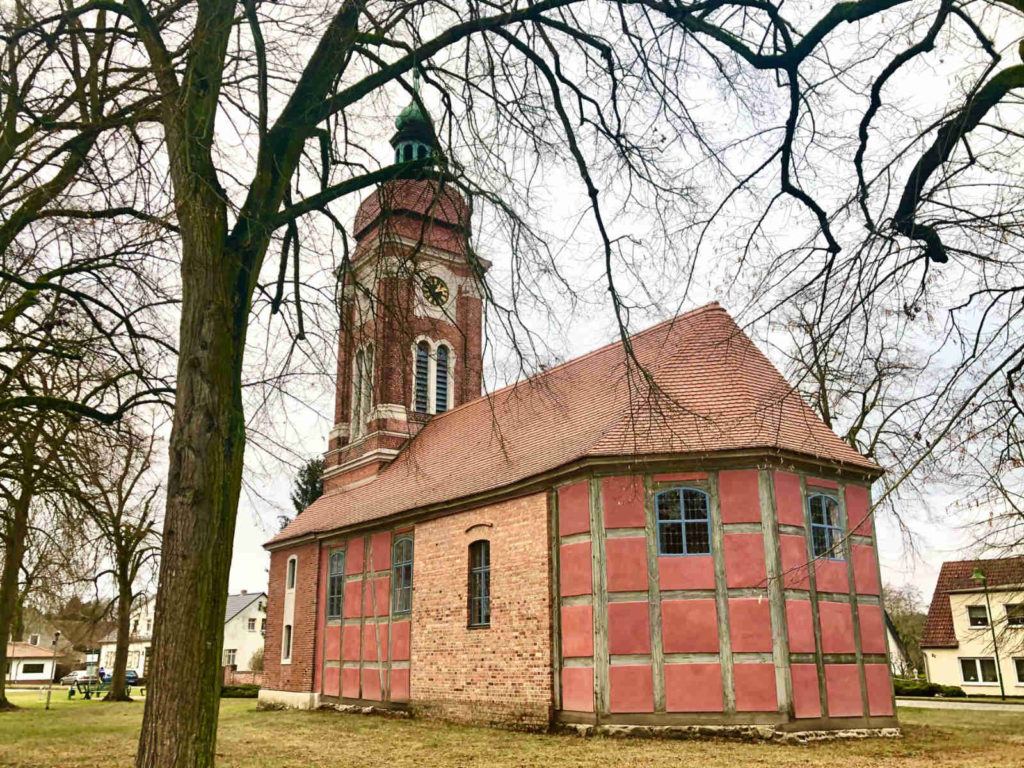 Makler Ferchesar: Dorfkirche