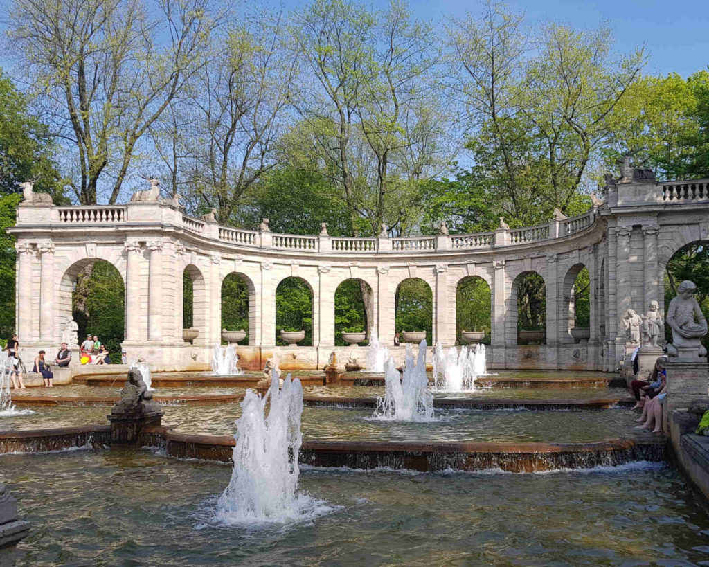 Makler Friedrichshain-Kreuzberg: Brunnen im Volkspark