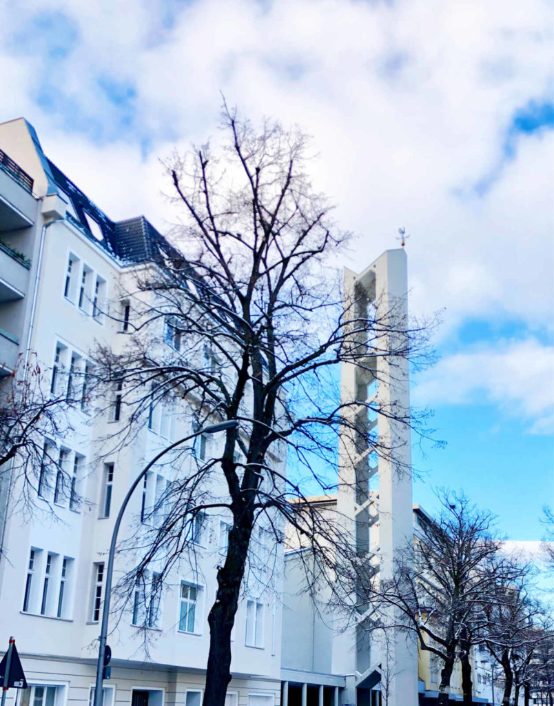 Makler Halensee: Kirche in der Nestorstraße