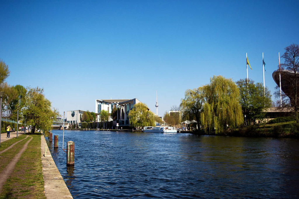 Makler Moabit: Spree
