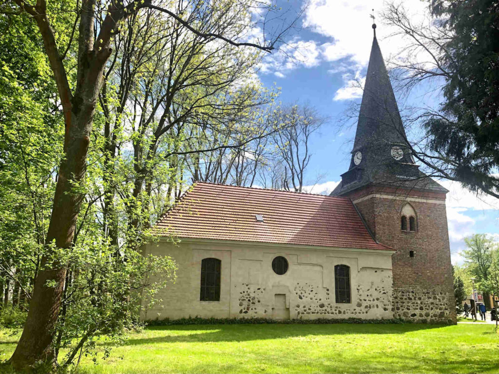 Makler Nieder Neuendorf: Alte Kirche